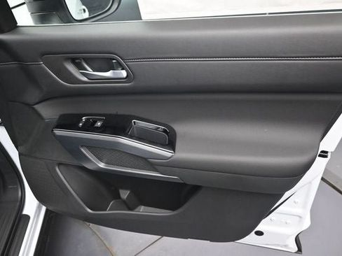 New 2026 Nissan Pathfinder SL AWD/4WD image 35