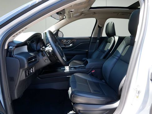 Used 2025 Lincoln Corsair AWD w/ Equipment Group 101A image 10