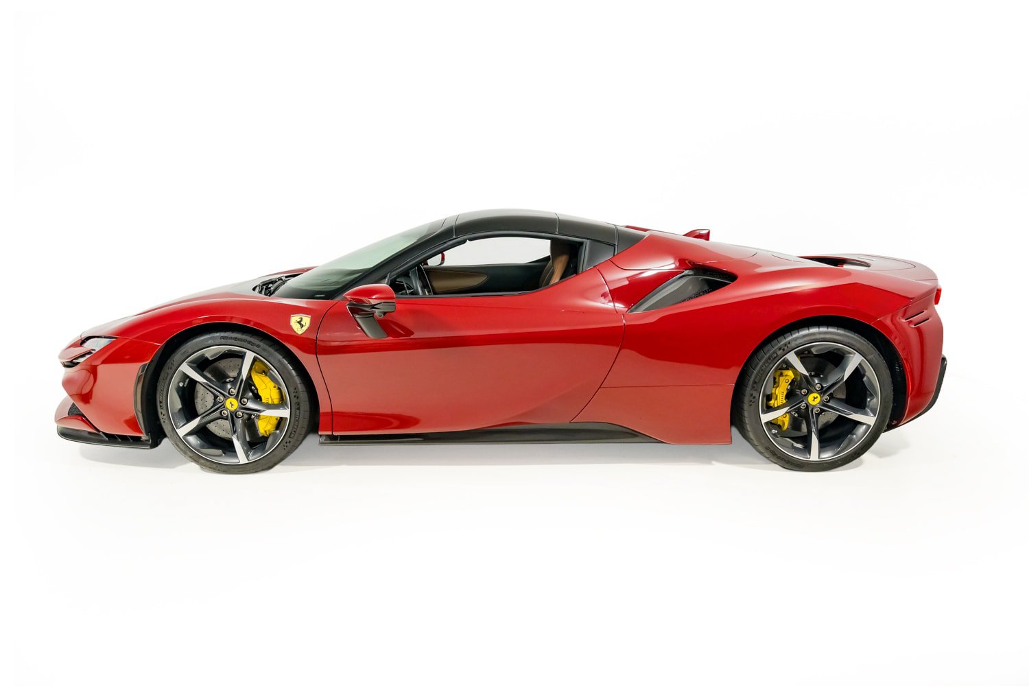 Used 2023 Ferrari SF90 Spider AWD/4WD image 3