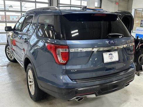 Certified 2018 Ford Explorer XLT image 4
