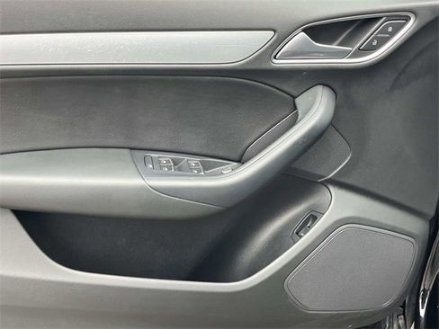 Used 2018 Audi Q3 2.0T Premium Plus w/ Premium Plus Package image 28