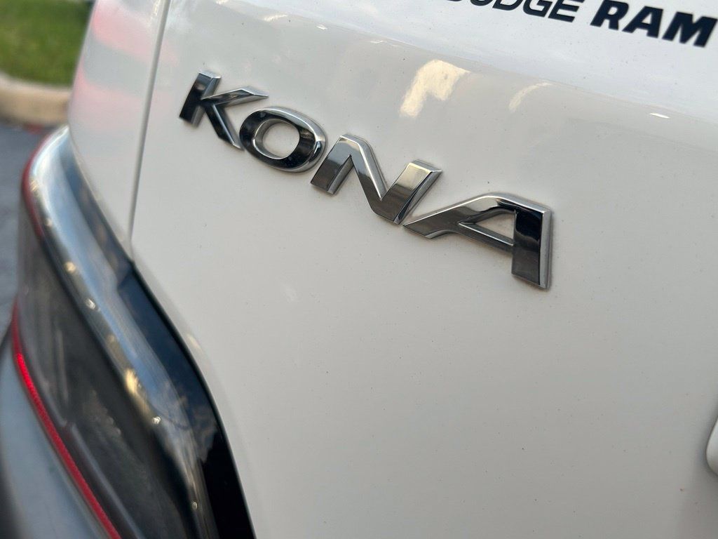 Used 2022 Hyundai Kona Limited FWD image 40