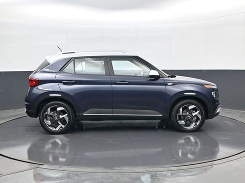 New 2026 Hyundai Venue SEL image 4