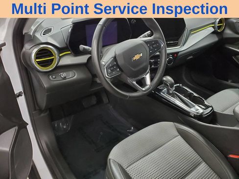 Used 2024 Chevrolet Trax LT w/ Driver Confidence Package FWD image 12
