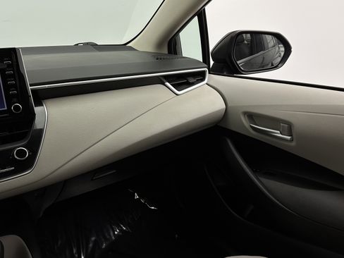 Used 2021 Toyota Corolla LE image 26