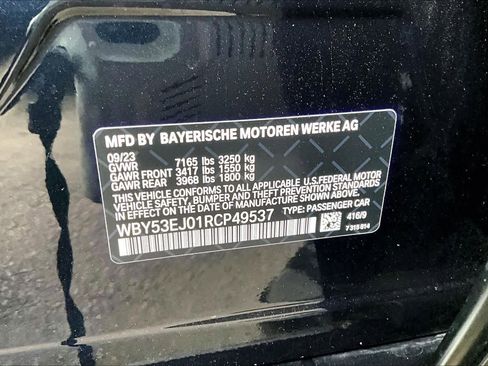 Used 2024 BMW i7 xDrive60 AWD/4WD image 31