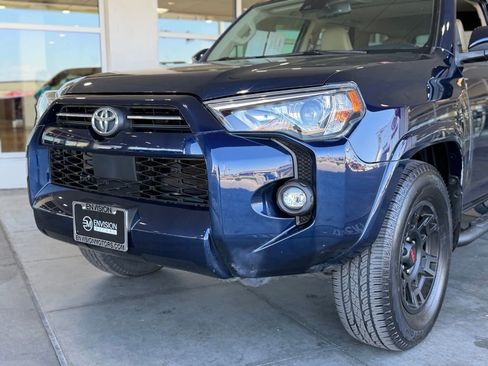 Used 2022 Toyota 4Runner SR5 Premium w/ Moonroof Package RWD image 3