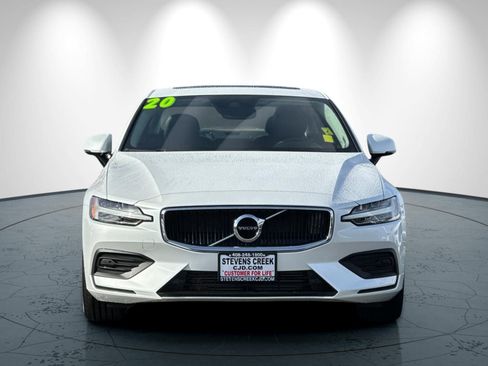 Used 2020 Volvo S60 T5 Momentum w/ Premium Package image 9