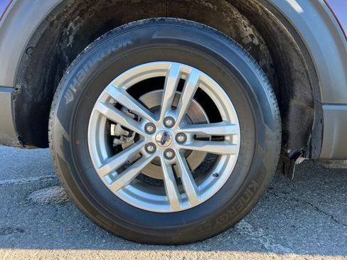 Used 2022 Ford Explorer XLT w/ Equipment Group 202A image 14