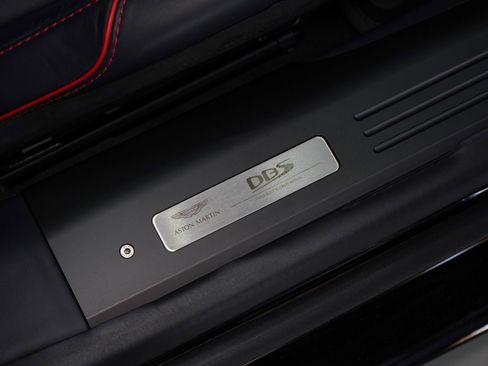Used 2022 Aston Martin DBS Superleggera Volante RWD image 34