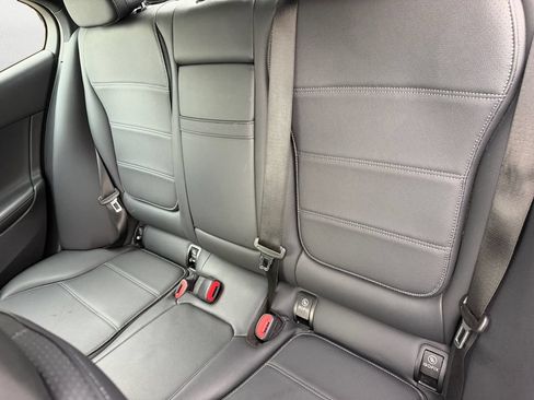 Used 2023 Mercedes-Benz C 300 Sedan image 13