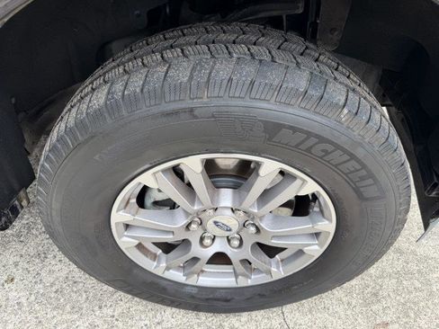 Used 2018 Ford F150 Lariat w/ Equipment Group 501A Mid AWD/4WD image 32