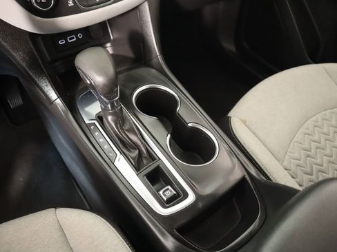 Used 2024 Chevrolet Equinox LS w/ LS Convenience Package image 7