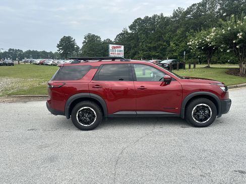 Used 2025 Nissan Pathfinder Rock Creek AWD/4WD image 4