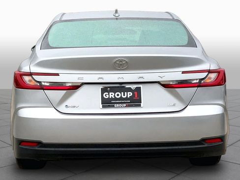 Used 2025 Toyota Camry LE FWD image 5