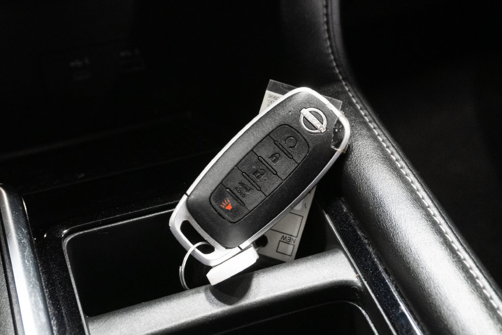 Used 2023 Nissan Pathfinder SL w/ Lighting Package (N92) AWD/4WD image 23