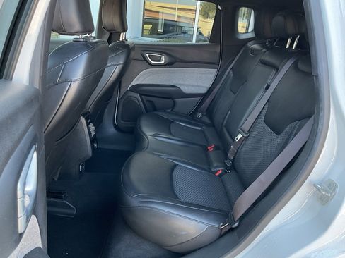 Used 2023 Jeep Compass Latitude image 15