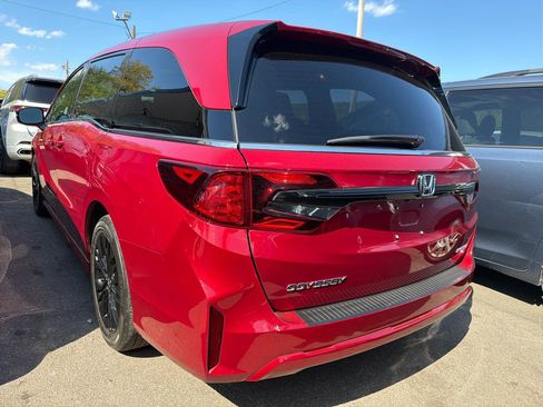 Used 2025 Honda Odyssey Sport-L image 13