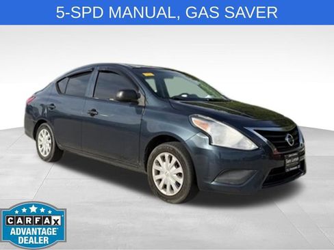 Used 2015 Nissan Versa S FWD image 2