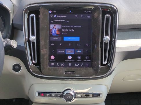 New 2026 Volvo XC40 B5 Ultra AWD/4WD image 13