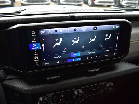 Used 2024 Jeep Wrangler Unlimited AWD/4WD image 53