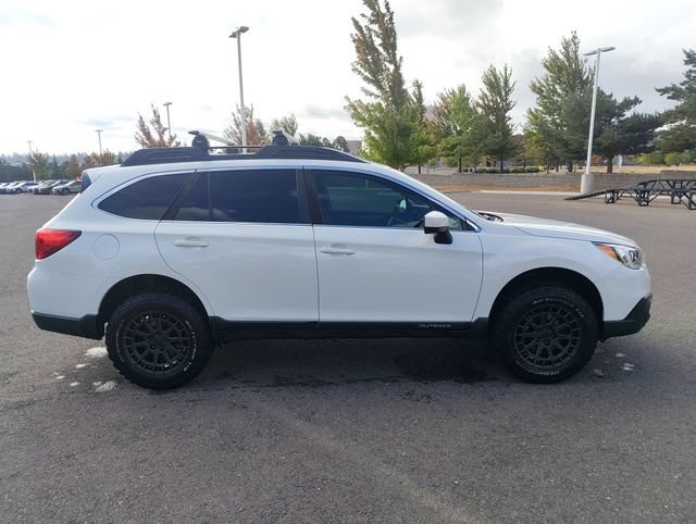 Used 2017 Subaru Outback 2.5i Premium AWD/4WD image 2