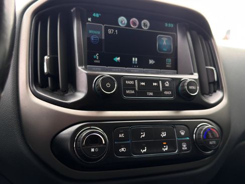 Used 2015 Chevrolet Colorado Z71 image 22