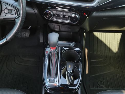 Used 2025 Chevrolet Trax RS w/ Driver Confidence Package FWD image 21