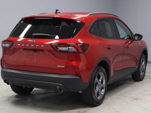 Certified 2025 Ford Escape ST-Line w/ Cold Weather Package image 11