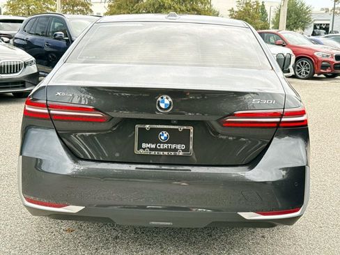 Used 2025 BMW 530i xDrive AWD/4WD image 4