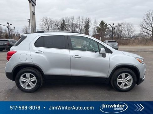 Used 2020 Chevrolet Trax LT w/ LT Convenience Package image 13