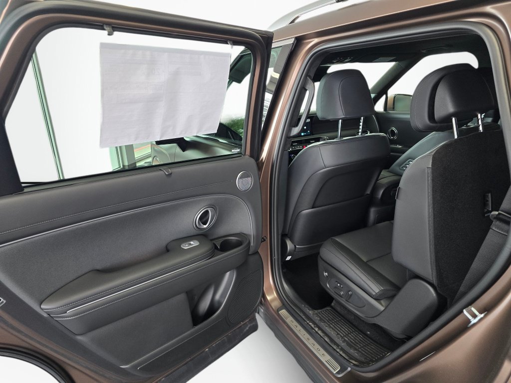 New 2026 Hyundai Palisade Calligraphy AWD/4WD image 32