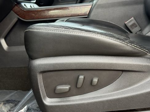 Used 2015 GMC Sierra 1500 SLT w/ SLT Crew Cab Value Package image 24