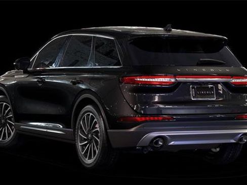 New 2025 Lincoln Corsair Reserve w/ Rear Removable Package Tray image 2