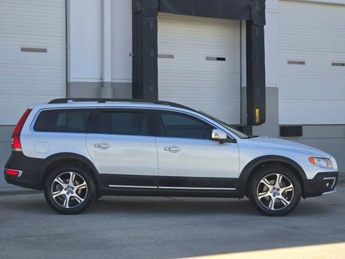 Used 2015 Volvo XC70 T6 AWD/4WD image 9