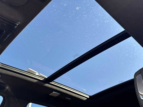 Used 2025 Cadillac Escalade V image 17