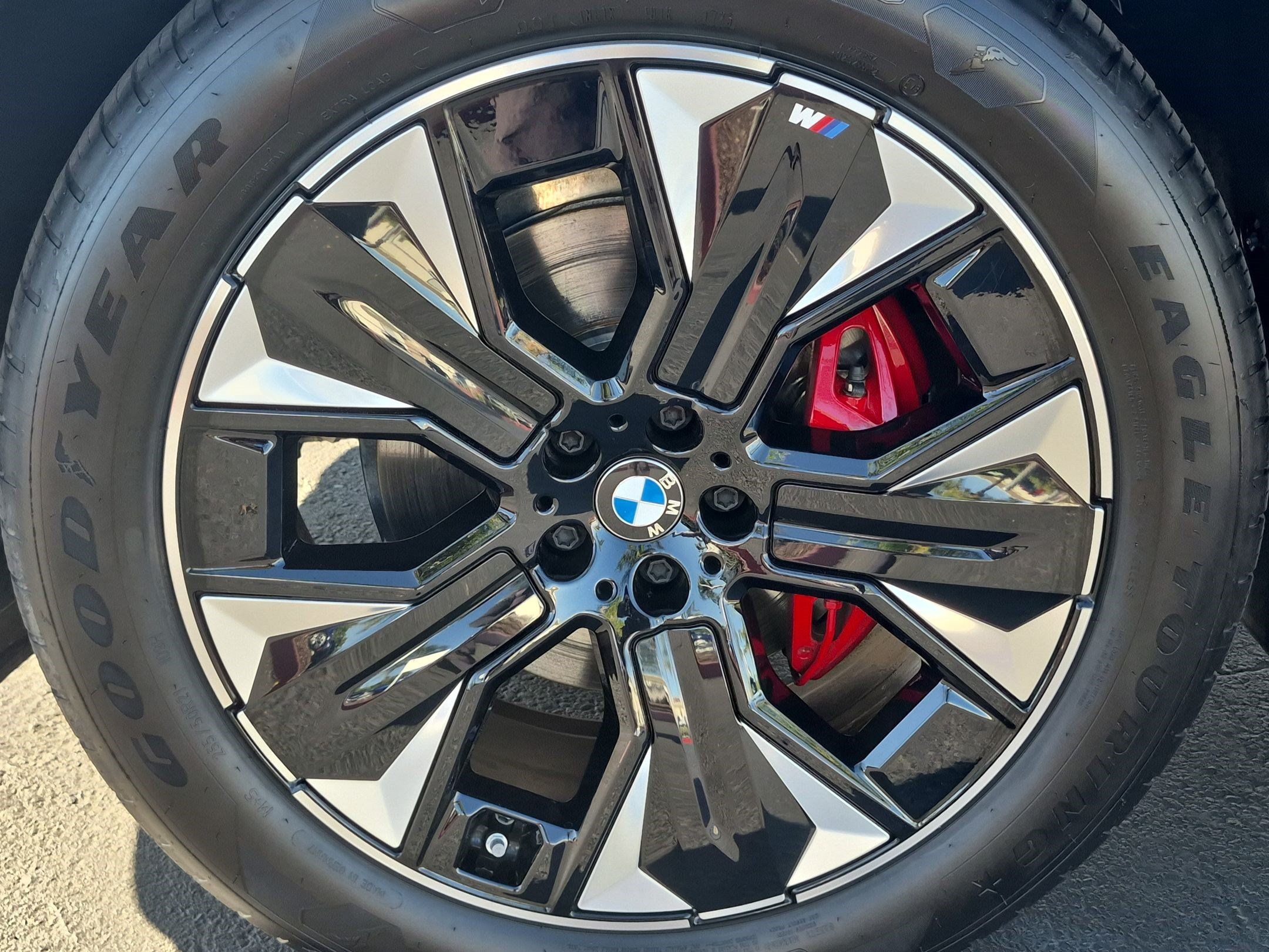 Used 2026 BMW iX xDrive45 w/ M Sport Package AWD/4WD image 13