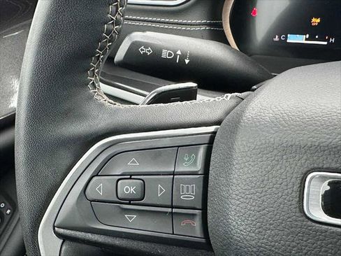 Used 2023 Jeep Grand Cherokee Altitude image 34