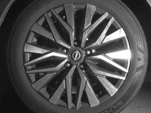 Used 2025 Nissan Altima 2.5 SV FWD image 14