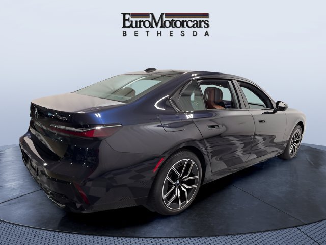 Used 2023 BMW 760i xDrive w/ Luxury Rear Seating Package AWD/4WD image 5