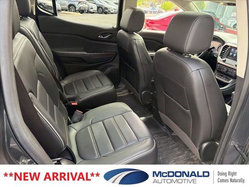 Used 2021 GMC Acadia Denali w/ Denali Ultimate Package AWD/4WD image 12
