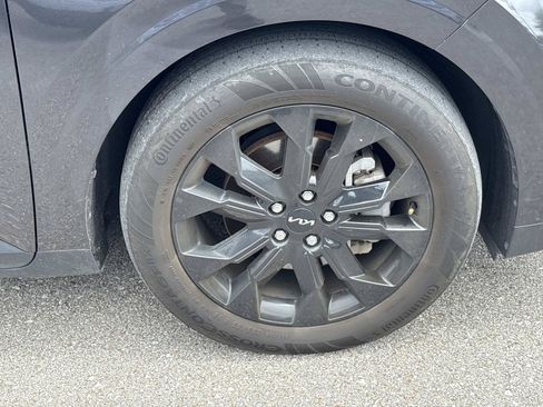 Used 2023 Kia Carnival SX FWD image 10