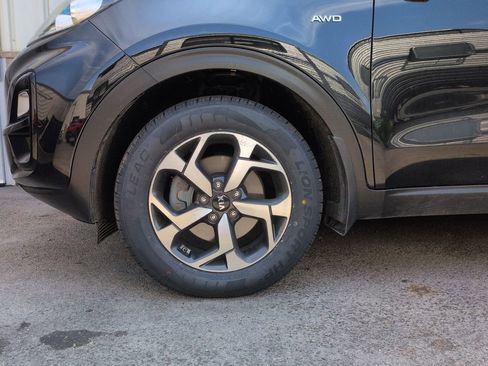 Used 2020 Kia Sportage LX AWD/4WD image 16
