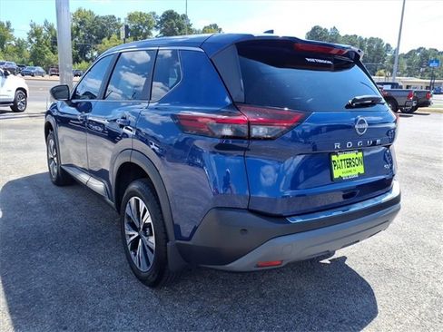 Used 2023 Nissan Rogue SV image 4