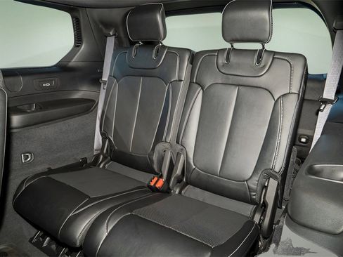 Used 2024 Jeep Grand Cherokee L Overland w/ Luxury Tech Group IV image 23