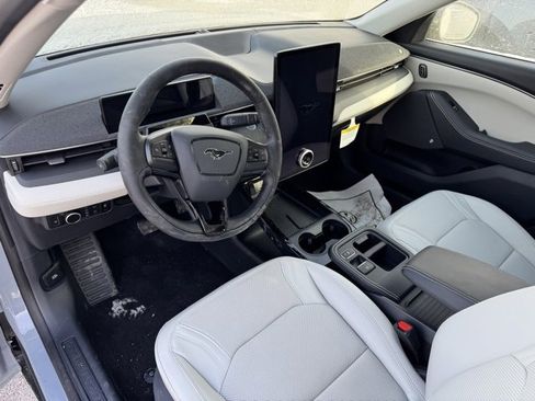 Used 2025 Ford Mustang Mach-E Premium image 4