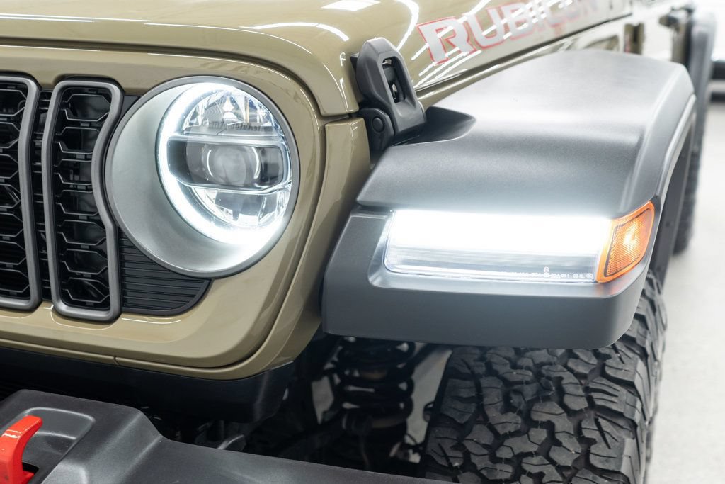 Used 2026 Jeep Wrangler Unlimited Rubicon AWD/4WD image 37