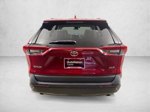 Used 2023 Toyota RAV4 XLE Premium FWD image 5