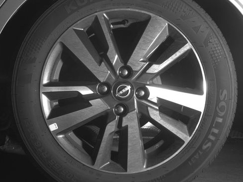 Used 2025 Nissan Versa SV image 14