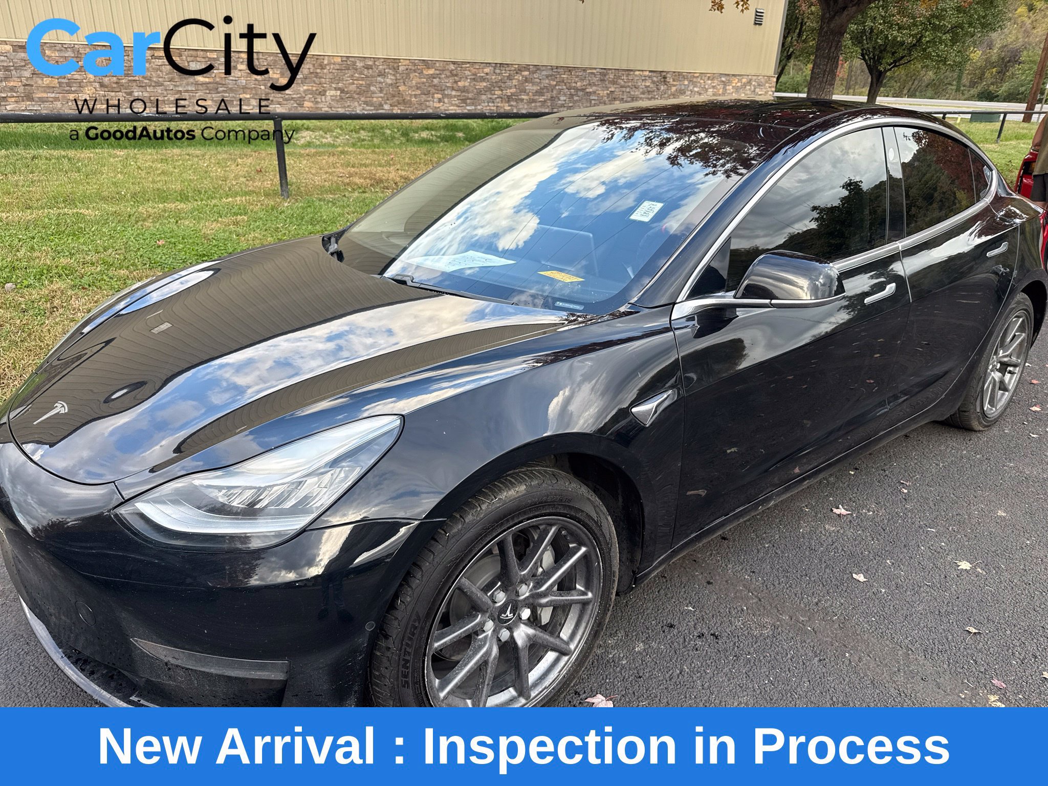 Used 2020 Tesla Model 3 Standard Range Plus RWD image 1